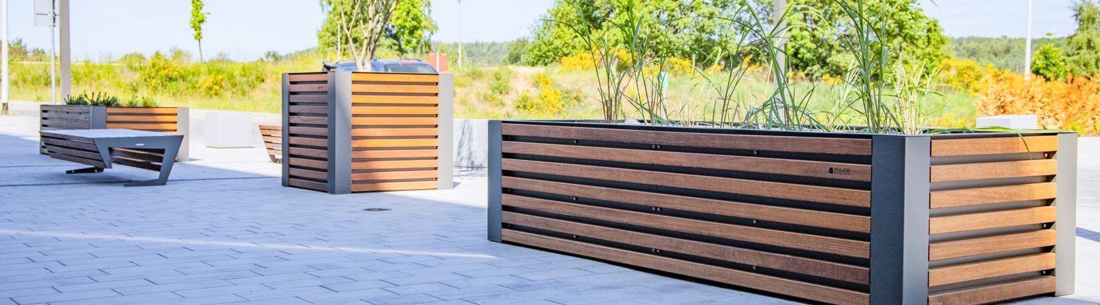 Macetas para plantas y pérgolas