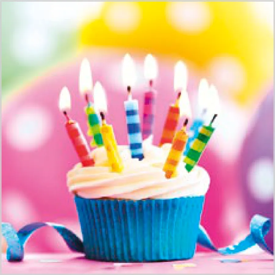Cupcake de Cumpleaños con Velas · SL_OG_063501
